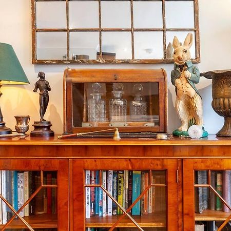 Outstanding Antique 1Br Flat In Soho Apartment London Luaran gambar