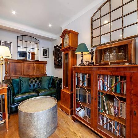 Outstanding Antique 1Br Flat In Soho Apartment London Luaran gambar