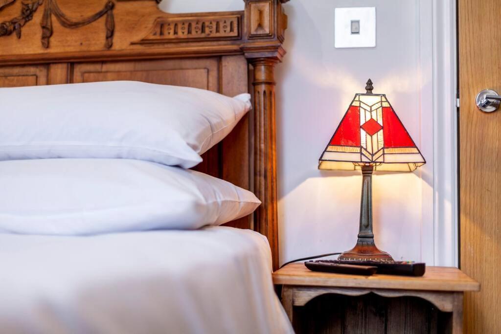 Outstanding Antique 1Br Flat In Soho Apartment London Luaran gambar