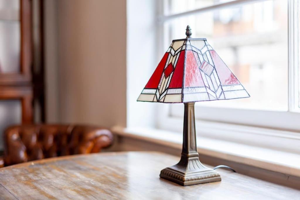 Outstanding Antique 1Br Flat In Soho Apartment London Luaran gambar