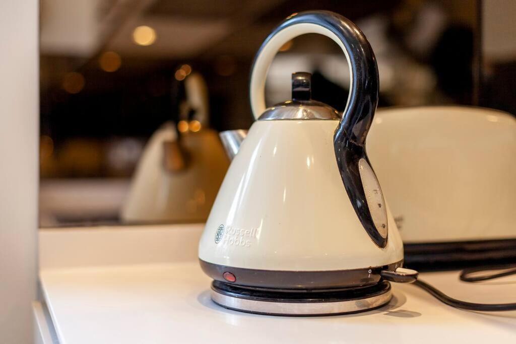 Outstanding Antique 1Br Flat In Soho Apartment London Luaran gambar