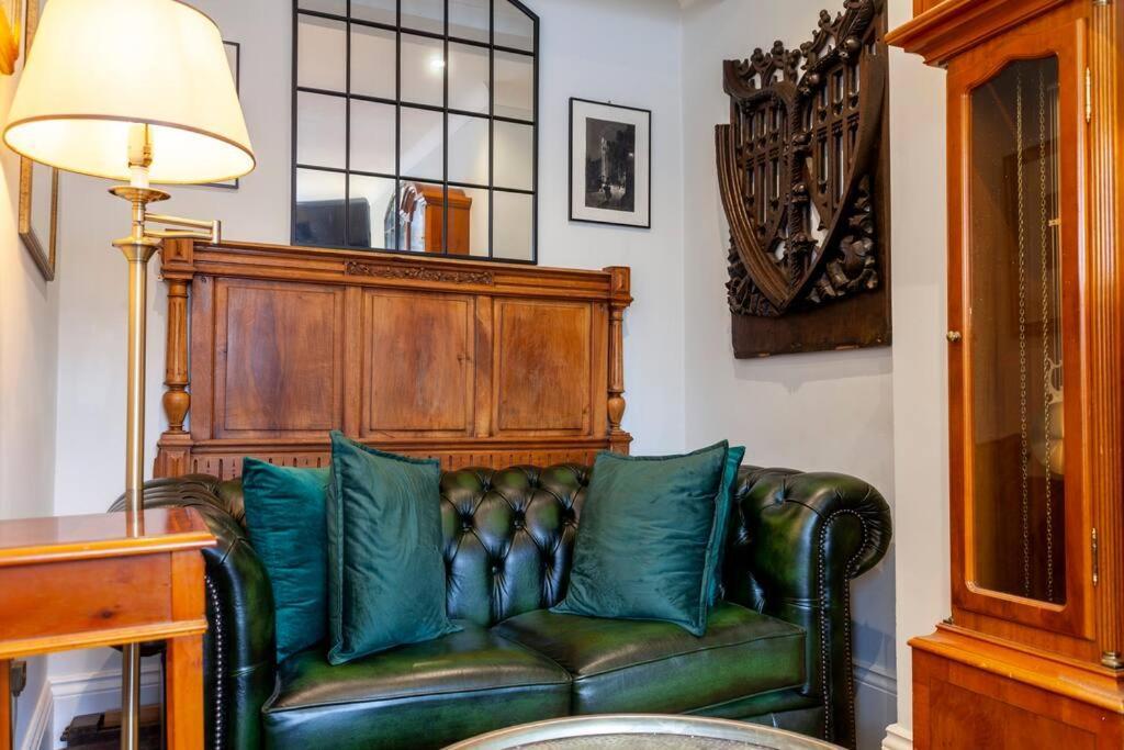 Outstanding Antique 1Br Flat In Soho Apartment London Luaran gambar